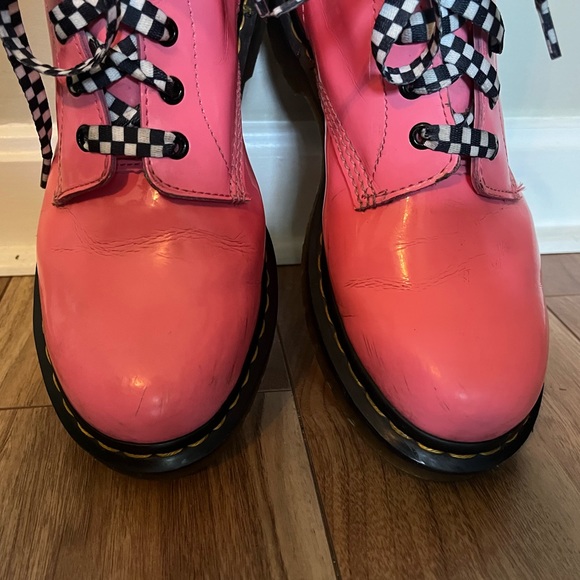 💖 Bubblegum pink Dr Marten patent leather boots 💖 - Picture 3 of 9